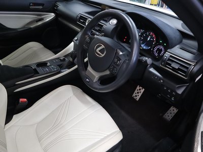 صورة 4 لـ 2015 Lexus RC F