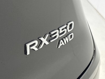 صورة 10 لـ 2025 Lexus RX