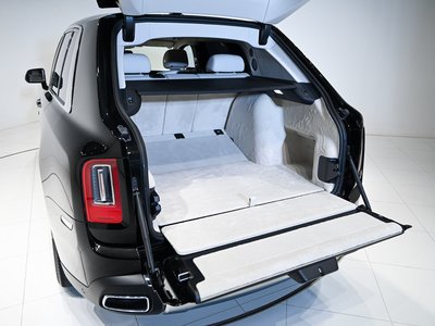 ROLLS-ROYCE CULLINAN - 8