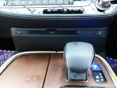 2021 Lexus LS — миниатюра 24