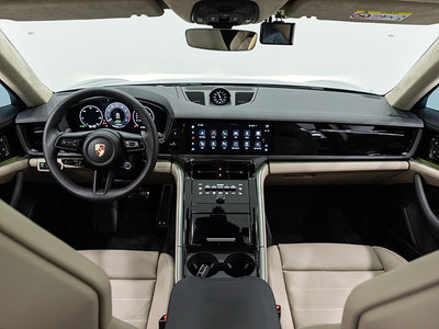 PORSCHE PANAMERA - 4