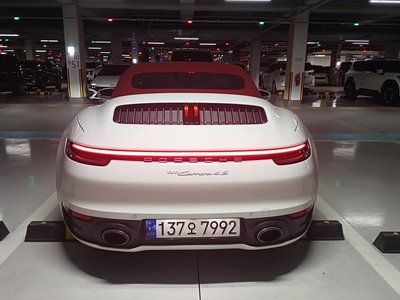 PORSCHE 911 - 4