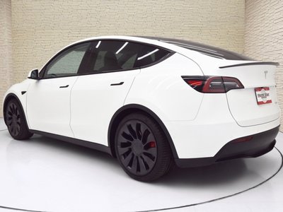TESLA MODEL Y - 2