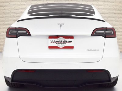 TESLA MODEL Y - 4