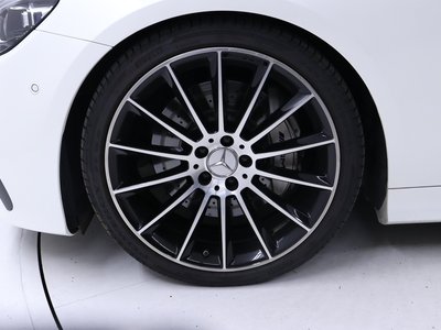 MERCEDES-BENZ E-CLASS - 4