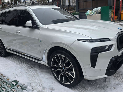BMW X7 - 7