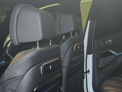 2023 BMW X7 — миниатюра 14