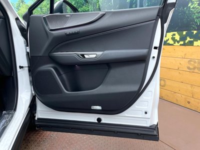 صورة مصغرة 36 لـ 2025 Lexus NX
