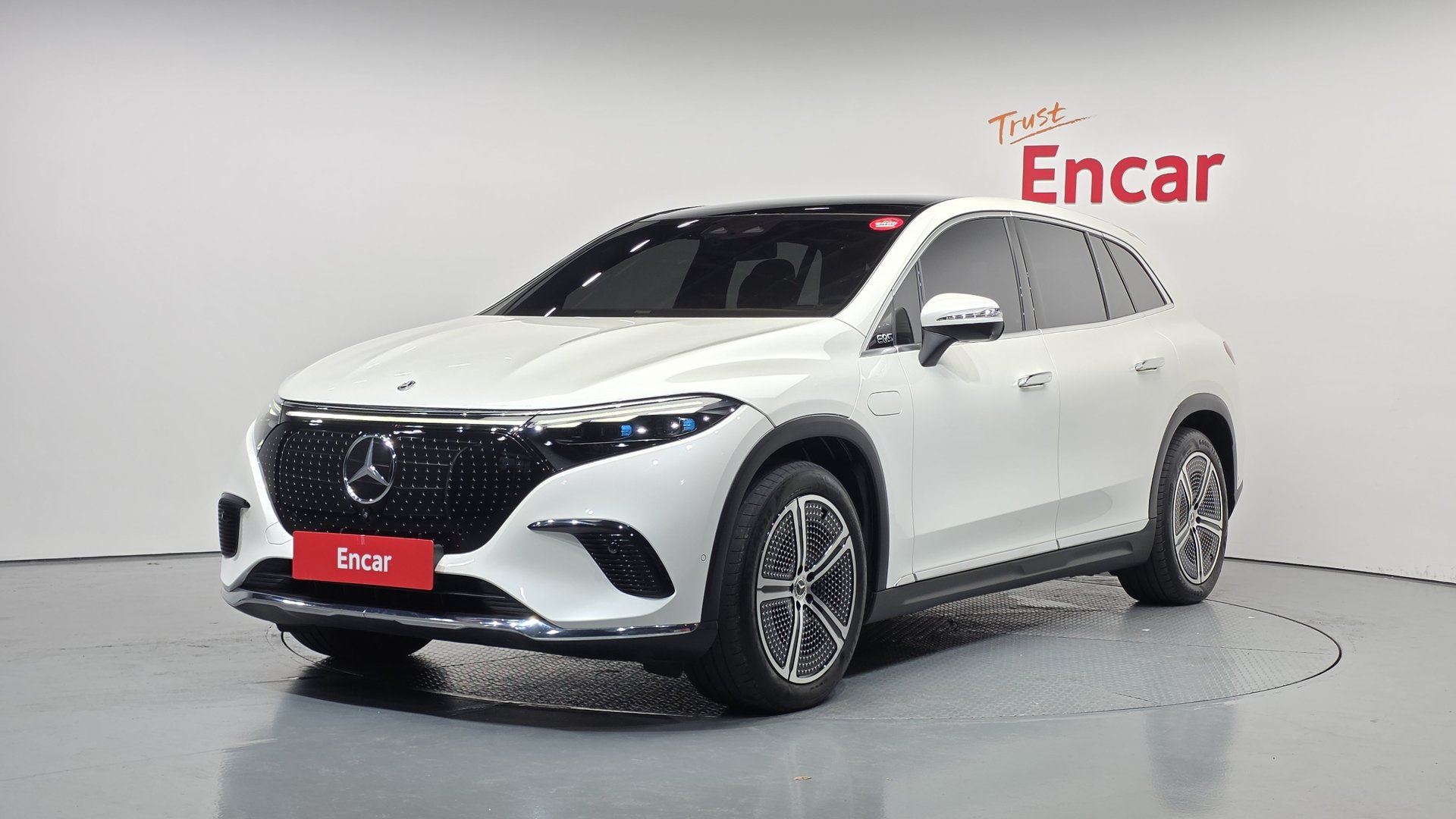 MERCEDES-BENZ EQS SUV - View 1