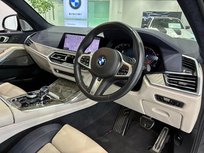BMW X7 - 7