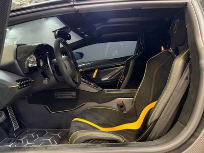 LAMBORGHINI AVENTADOR - 10