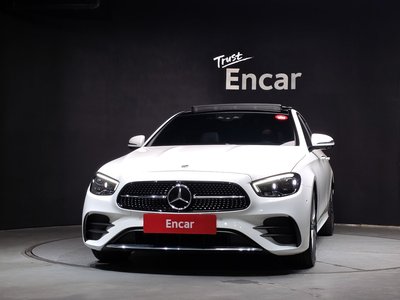 2022 Mercedes-BENZ E-CLASS — фото 2