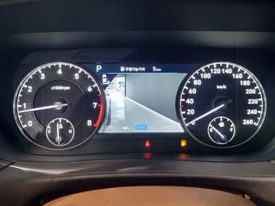 2019 Genesis G90 photo 9
