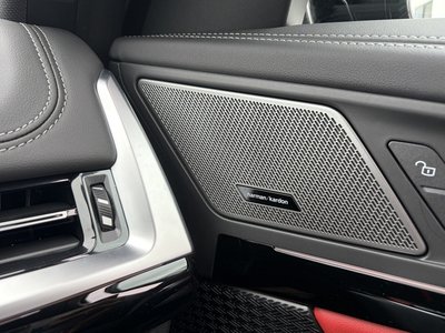 2025 BMW X1 — миниатюра 30