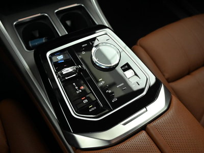 صورة 9 لـ 2023 BMW I7