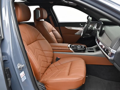 صورة 10 لـ 2023 BMW I7