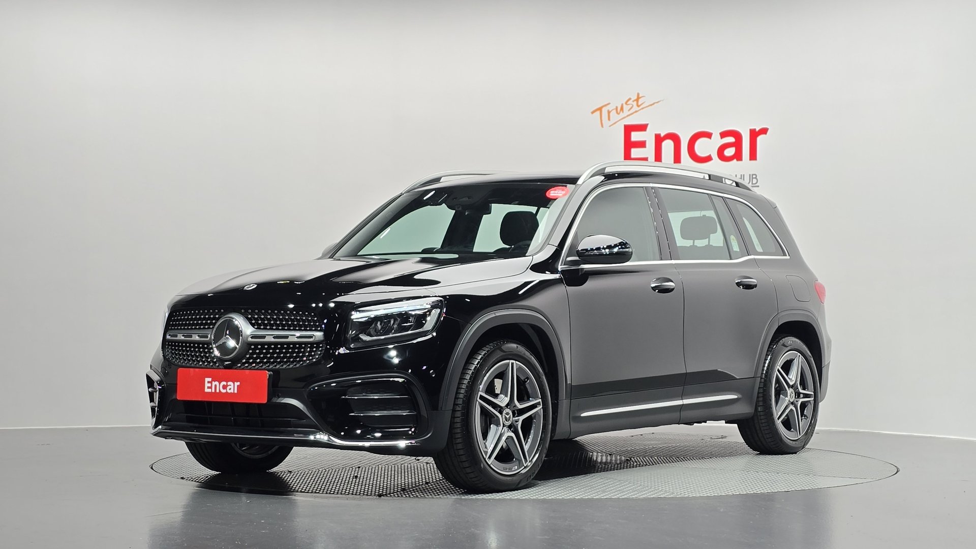 MERCEDES-BENZ GLB - View 1