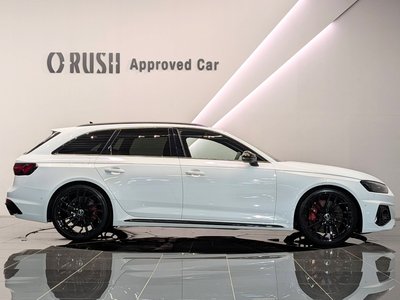 2024 AUDI RS4 AVANT photo 3