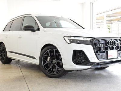 AUDI Q7 - 8