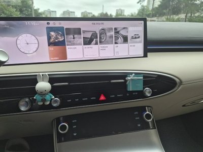2025 Genesis GV70 thumbnail 11