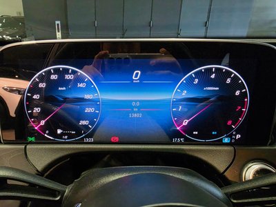 MERCEDES-BENZ E-CLASS - 8