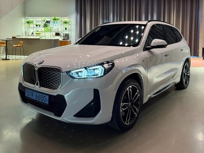BMW IX1 - 1