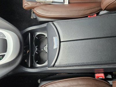 صورة 9 لـ 2023 Mercedes-BENZ V-CLASS