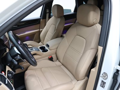 2022 Porsche CAYENNE photo 10