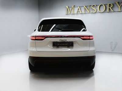 2022 Porsche CAYENNE photo 3