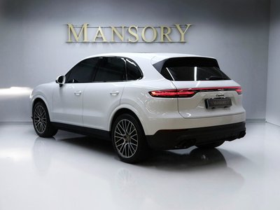 2022 Porsche CAYENNE photo 5