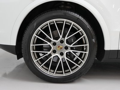2022 Porsche CAYENNE photo 6