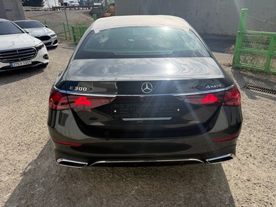 MERCEDES-BENZ E-CLASS - 3
