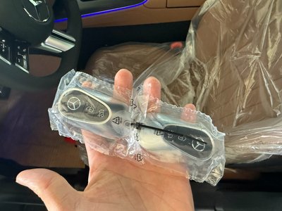 MERCEDES-BENZ E-CLASS - 4