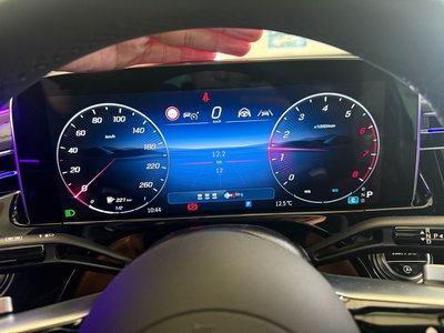 MERCEDES-BENZ E-CLASS - 10