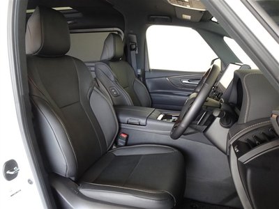2025 Toyota ALPHARD photo 4