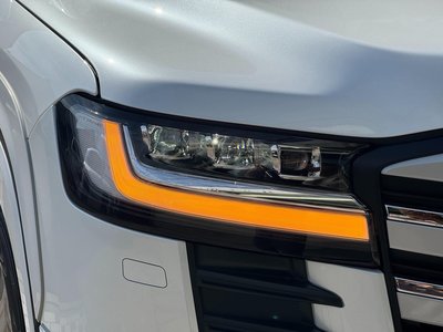 2025 Toyota LAND CRUISER 300 — миниатюра 12