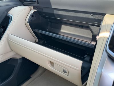 2025 Toyota LAND CRUISER 300 — миниатюра 64