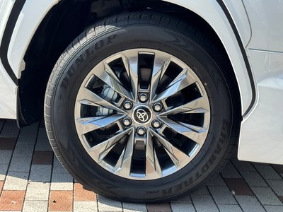 2025 Toyota LAND CRUISER 300 — миниатюра 17