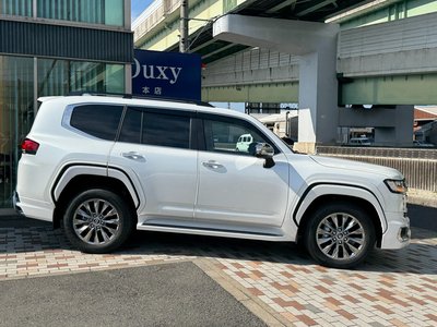 2025 Toyota LAND CRUISER 300 — миниатюра 26