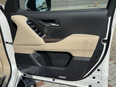 2025 Toyota LAND CRUISER 300 — миниатюра 36