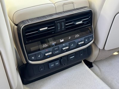 2025 Toyota LAND CRUISER 300 — миниатюра 66