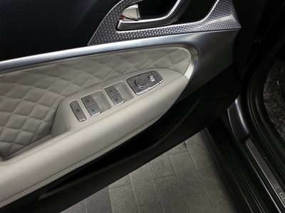 2021 Genesis THE NEW G70 — миниатюра 29