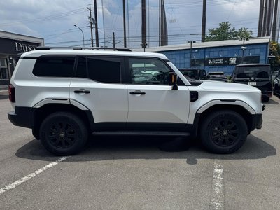 2024 Toyota LAND CRUISER 250 photo 8