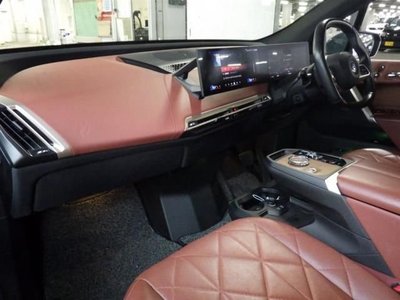 صورة 2 لـ 2023 BMW BMW