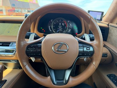 2017 Lexus LC thumbnail 26