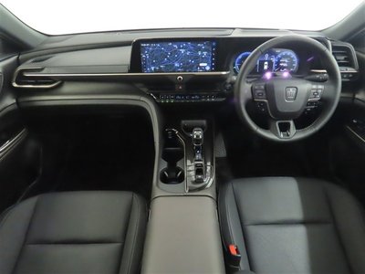 2025 Toyota CROWN SPORT photo 3