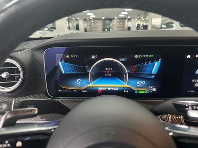 MERCEDES-BENZ E-CLASS - 8