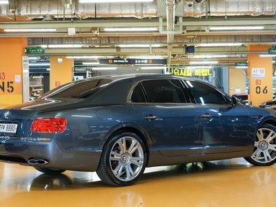 BENTLEY FLYING SPUR - 5