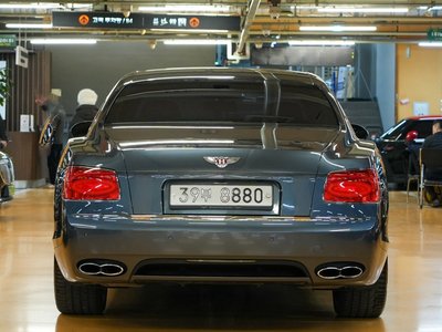 BENTLEY FLYING SPUR - 3