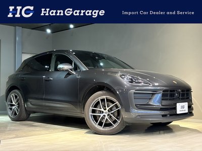 PORSCHE MACAN - 1